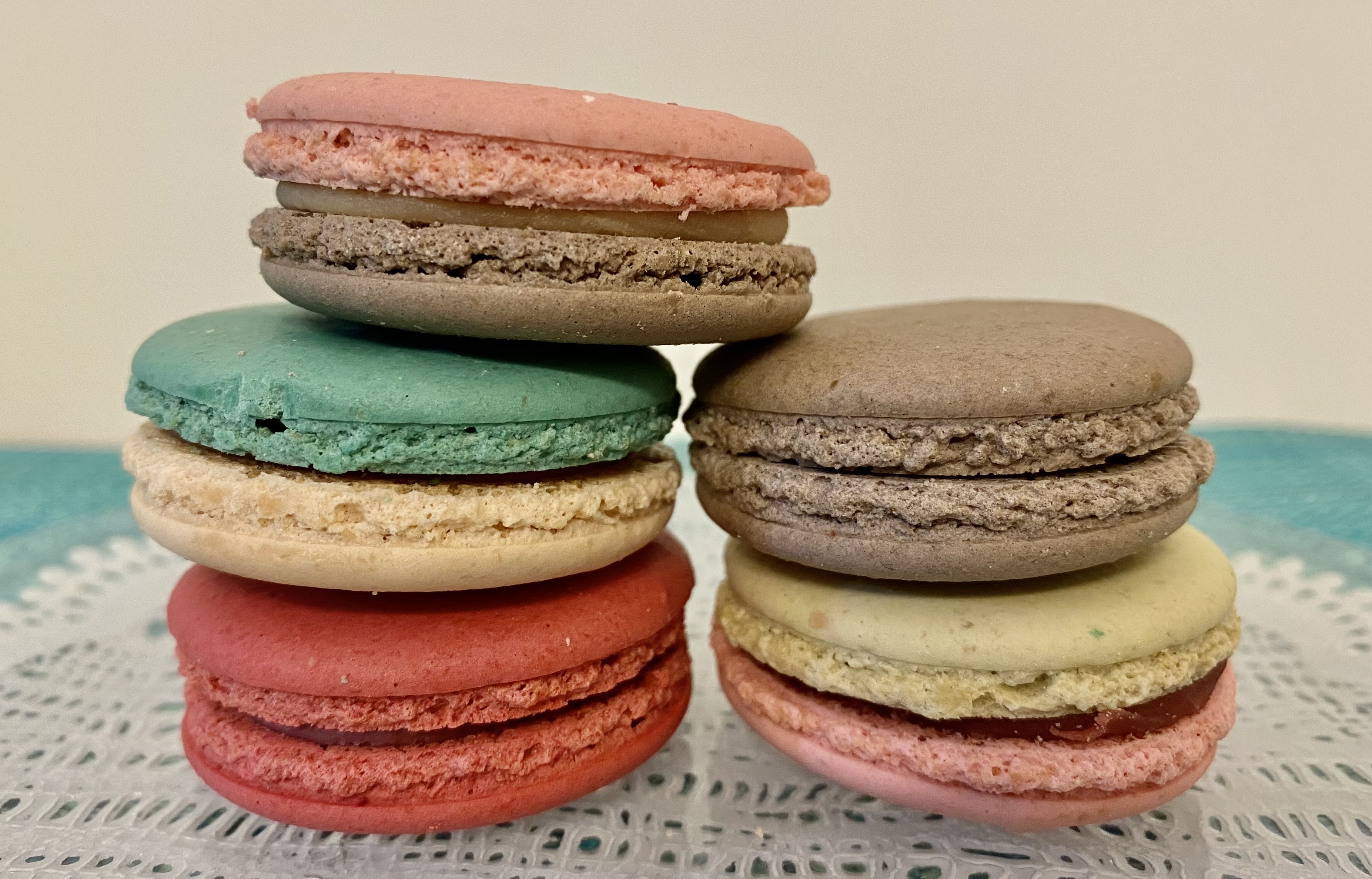 編集スタッフオススメ カラフルなケーキ マカロン チョコレートでhappy気分を盛り上げよう 編集部ブログ