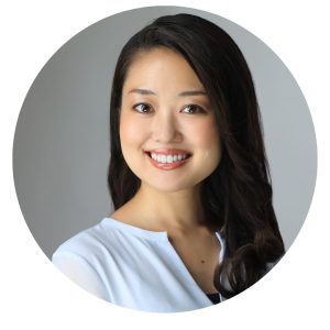 米国ニューヨーク州公認心理士・カウンセラー　長谷川 由紀 | 米国ニューヨークで10年ほど暮らし、カウンセラーとして多くの相談を受ける。その後、現在はシンガポールに移住し、当地でクリニックを開業。鬱（うつ、うつ病）、不安症、パニック障害、夫婦関係、職場関係、育児、家族関係、強迫性障害、人格障害、適応障害、キャリア、転職、接触障害、依存症（アルコール、セックス、タバコ等）、孤独感、などさまざまなお悩みをご相談いただけます。駐在員やそのご家族（駐妻、駐夫）のお悩み（海外生活、赴任生活、育児等）も数多く扱ってきました。日本語、英語でご対応いたします。