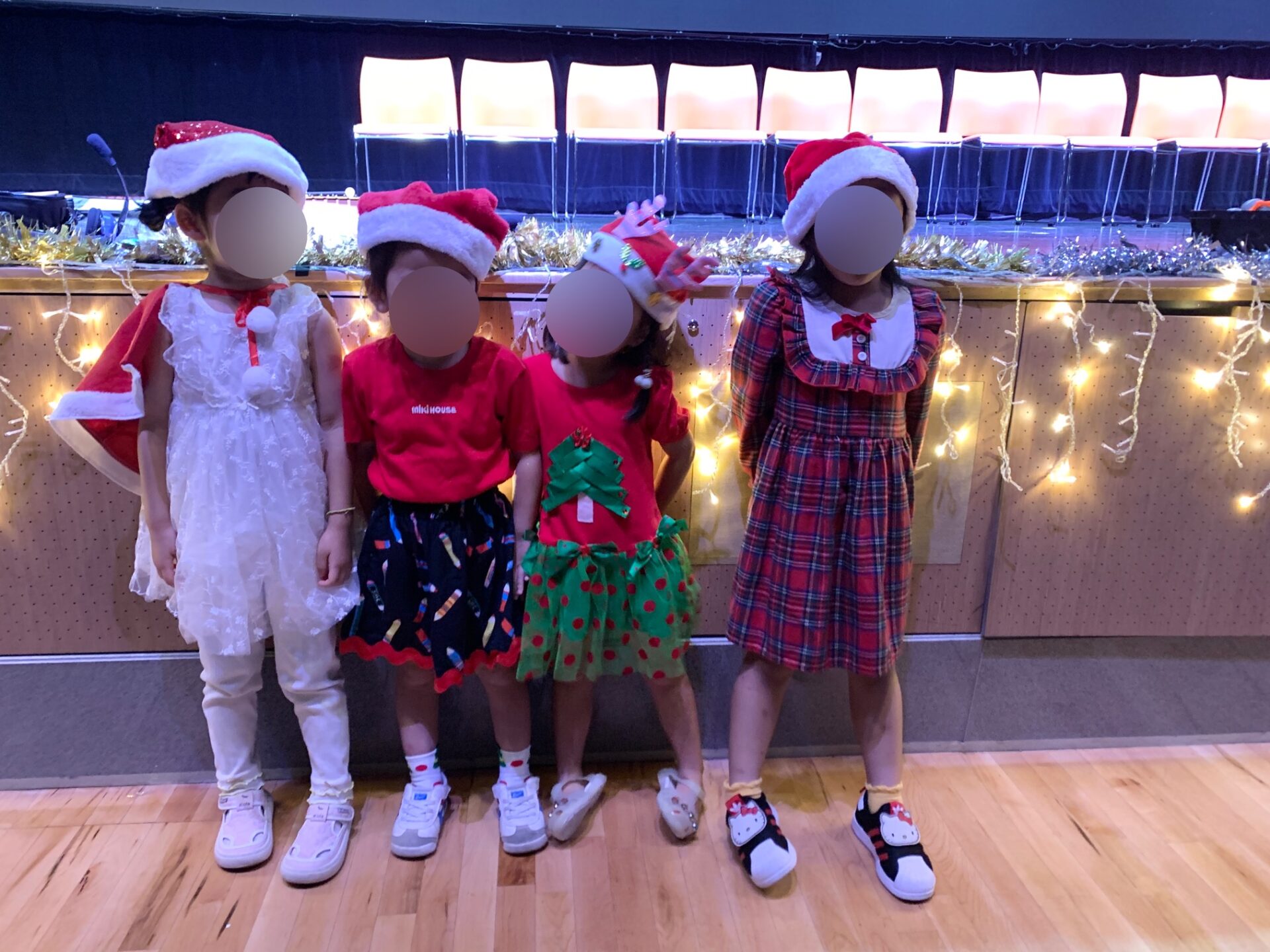 インターのクリスマスイベント。お友達と踊る姿がたくましく可愛らしかったです。